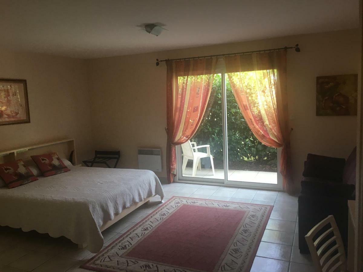 Chambres D'Hotes La Coloniale Varetz Ngoại thất bức ảnh