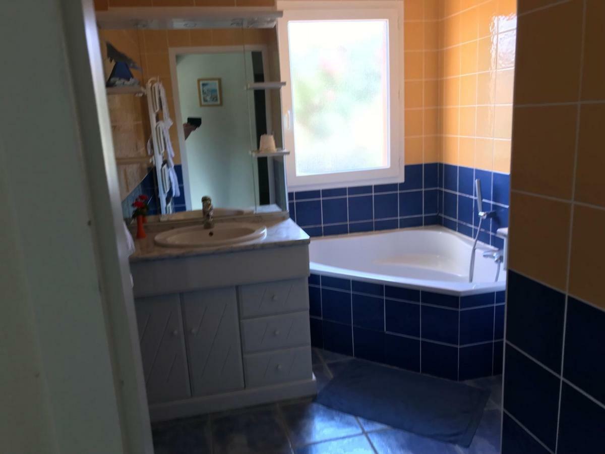 Chambres D'Hotes La Coloniale Varetz Ngoại thất bức ảnh