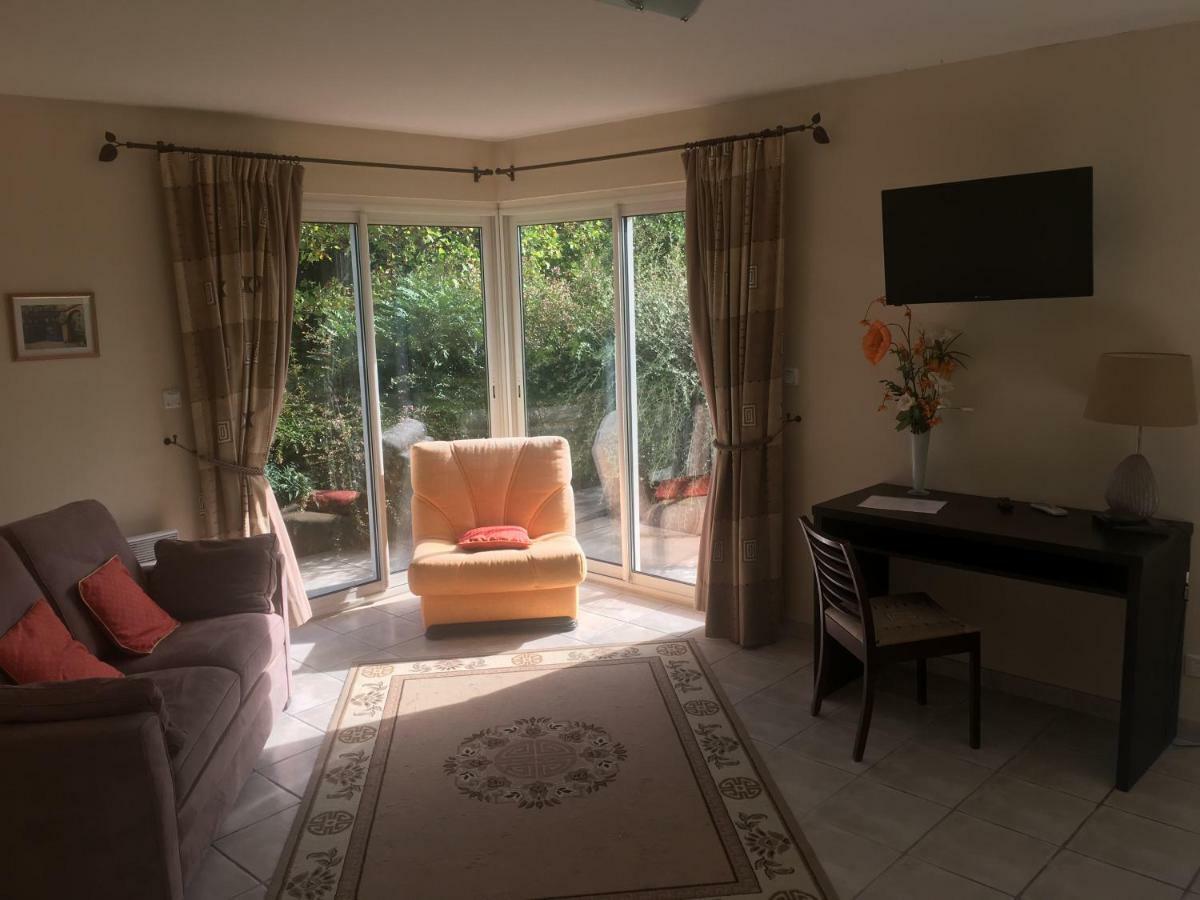 Chambres D'Hotes La Coloniale Varetz Ngoại thất bức ảnh